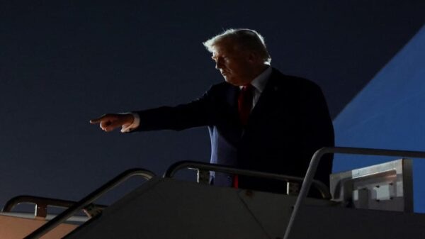 ترامب يضغط لضم غرينلاند: صدام دبلوماسي بين واشنطن وكوبنهاغن