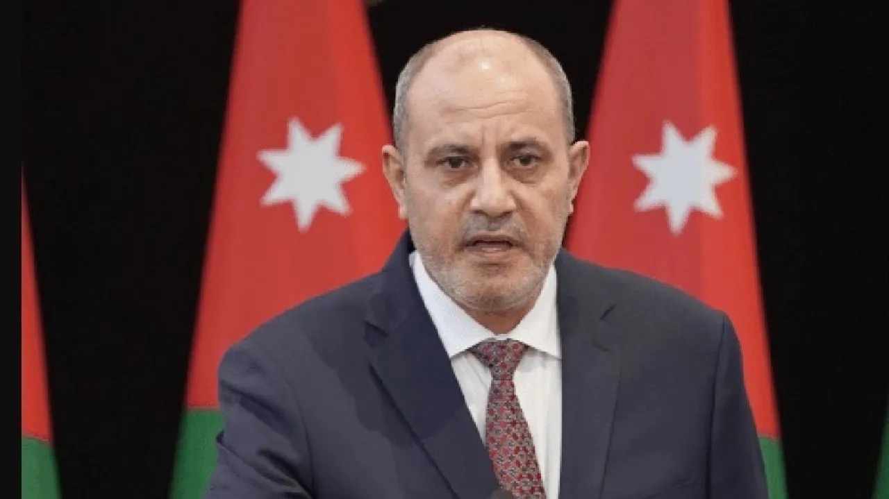 تعيين وزير الصناعة السابق رئيسًا تنفيذيًا لشركة مصانع الإسمنت الأردنية