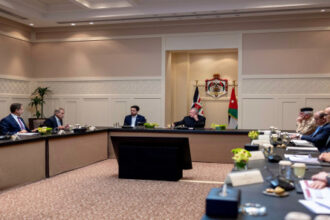 عاجل| الملك يطلع على خطة تطوير مدينة عمرة ويتابع إنشاء استاد الحسين الدولي