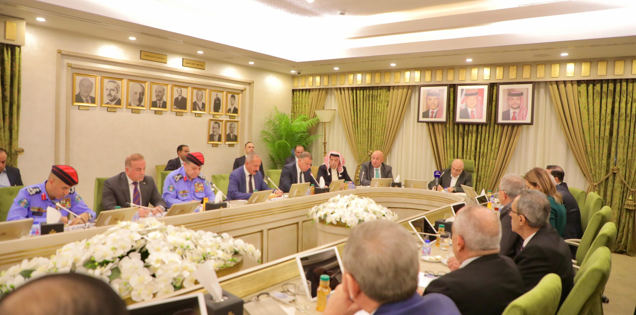 صورة حول : لجنة المالية في مجلس الأعيان تبحث السياسة النقدية والأسواق المالية وموازنة الداخلية لعام 2026 لجنة المالية في مجلس الأعيان تبحث السياسة النقدية والأسواق المالية وموازنة الداخلية لعام 2026