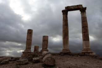 أجواء باردة نسبيًا وزخات مطر متوقعة نهاية الأسبوع