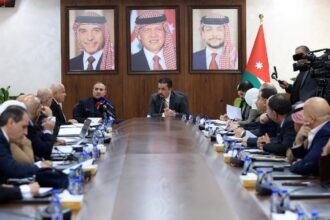 النواب والحكومة يحسمون الجدل: لا زيادة على اشتراكات الضمان ولا مساس بالحقوق المكتسبة