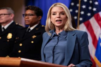 إفشال مخطط تفجيري واسع في كاليفورنيا يستهدف مواقع وعناصر الهجرة الأميركية