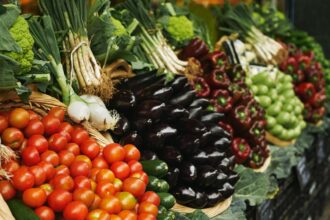 أسعار الخضار والفواكه بالسوق المركزي