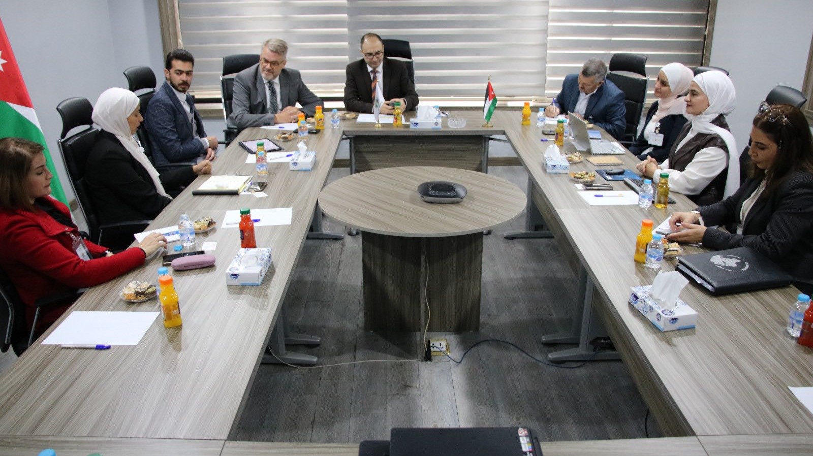 مدير بنك تنمية المدن والقرى يلتقي ممثل التعاون الدولي الألماني لتعزيز المشاريع المشتركة