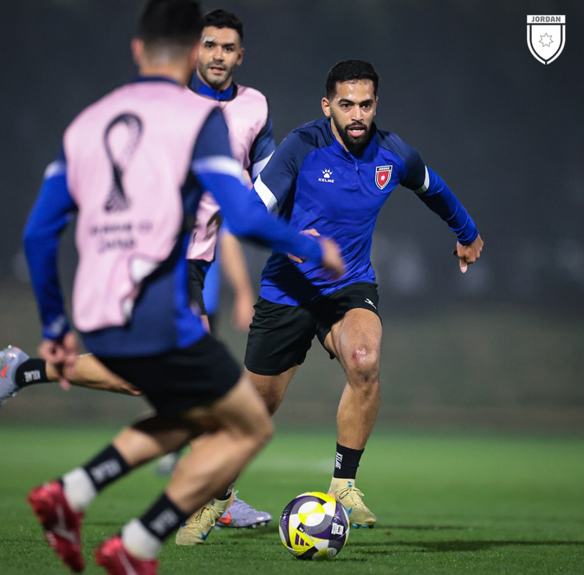 صورة حول : النشامى ينهون تحضيراتهم لمواجهة المغرب في نهائي كأس العرب 2025 النشامى ينهون تحضيراتهم لمواجهة المغرب في نهائي كأس العرب 2025