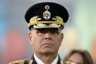 الجيش الفنزويلي يتحدى تهديدات ترامب: لا نخاف الحصار ولا نساوم على كرامتنا