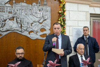 مندوبا عن الملك… الفراية يشارك في بقداس منتصف الليل في كنيسة المهد