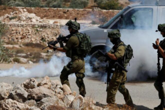 استشهاد فلسطيني وجرحى برصاص الاحتلال في شمال غزة وقصف شرق خانيونس