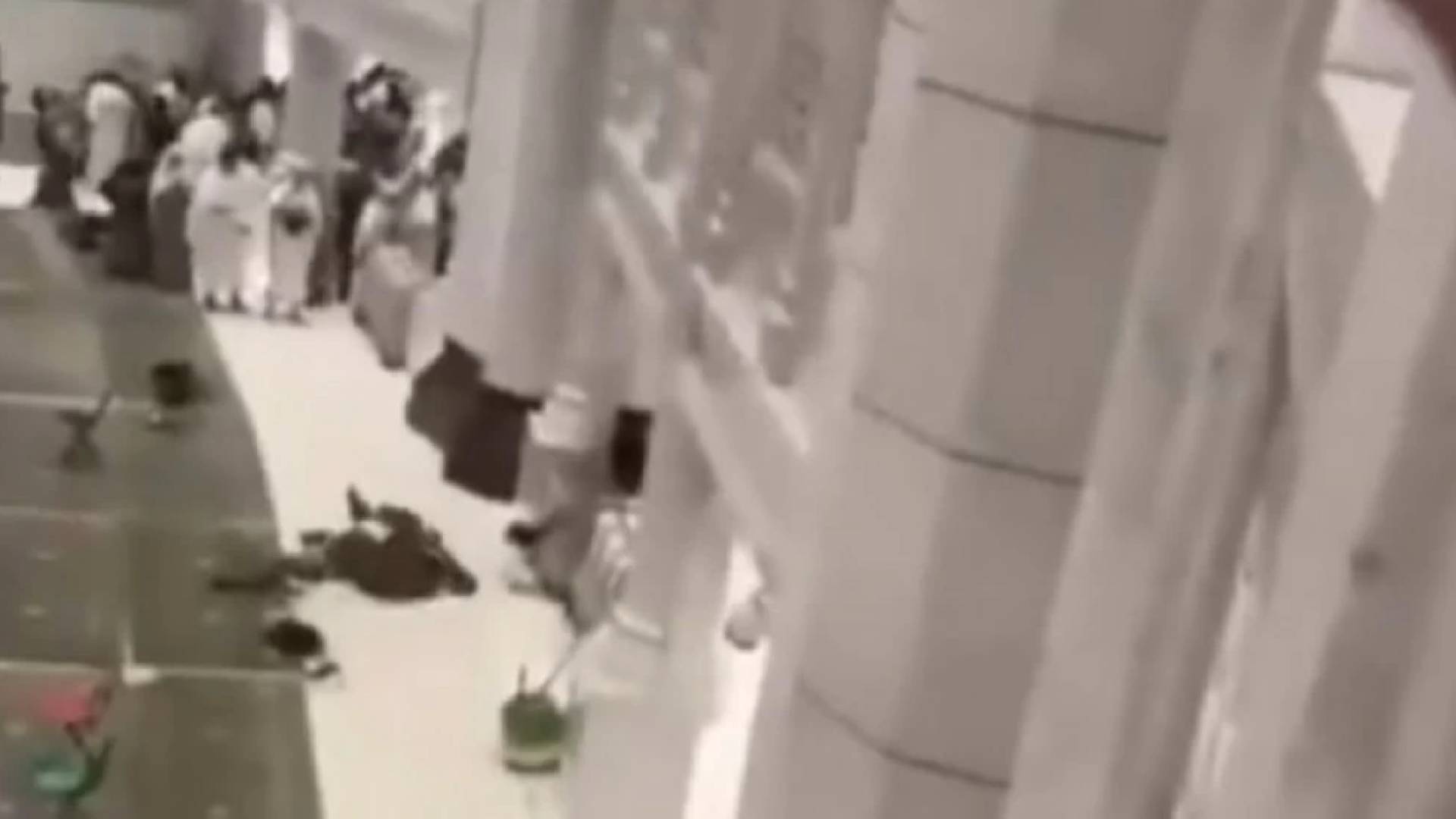 إصابة رجل أمن أثناء إنقاذ شخص داخل الحرم المكي الشريف