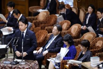 اليابان تعتمد موازنة قياسية مع زيادة غير مسبوقة في الإنفاق الدفاعي