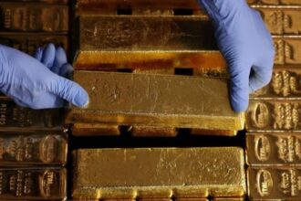 الذهب عند مفترق الطرق: بين القمم التاريخية وتصحيح محتمل