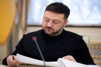 زيلنسكي يعلن عن لقاء قريب مع ترامب لبحث إنهاء الحرب مع روسيا