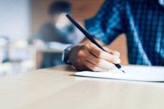 انطلاق أولى امتحانات التوجيهي التكميلي اليوم