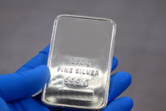 قفزات تاريخية في أسواق المعادن النفيسة مع اشتداد الطلب ونقص المعروض