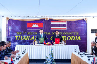 تايلاند وكمبوديا تعلنان وقفًا فوريًا لإطلاق النار بعد أسابيع من الاشتباكات الحدودية