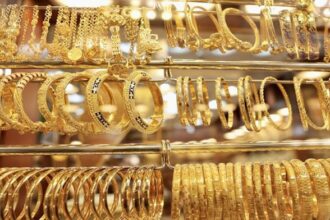 نقيب الذهب يكشف سبب ارتفاع الذهب لمستويات قياسية