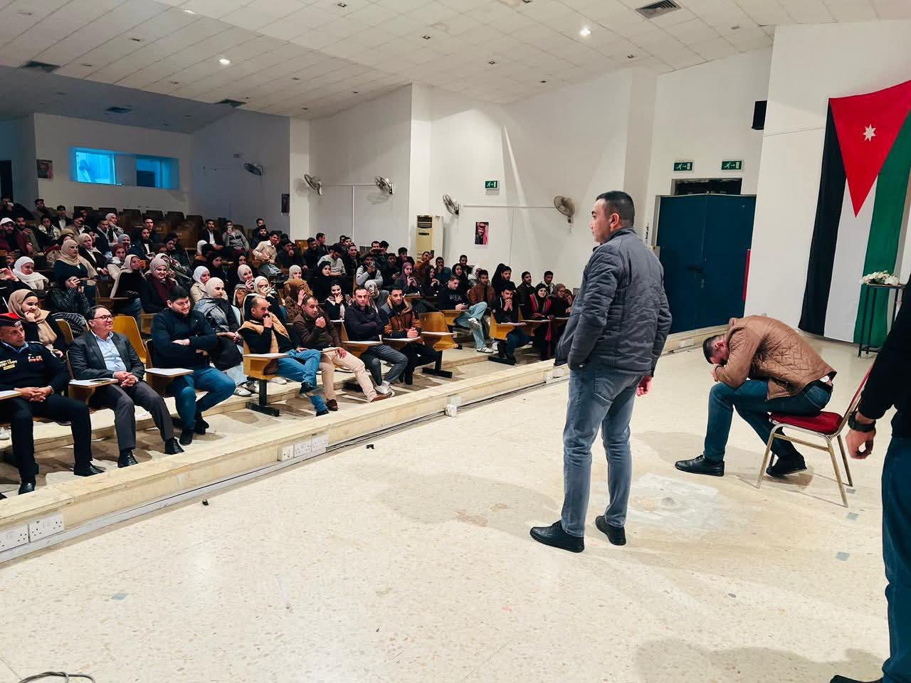 صورة حول : جامعة آل البيت تنظم عرضًا مسرحيًا توعويًا حول مخاطر المخدرات جامعة آل البيت تنظم عرضًا مسرحيًا توعويًا حول مخاطر المخدرات