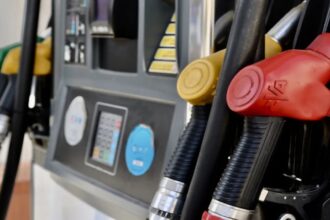 المواصفات تحذر من شراء الديزل عبر صفحات إلكترونية وهمية