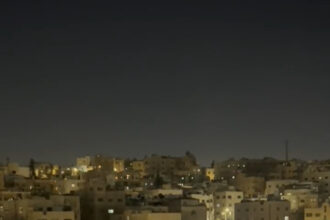 عاجل| احتراق مركبة في ماركا الشمالية دون وقوع إصابات