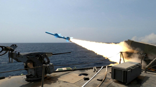 وسائل إعلام إيرانية تتحدث عن مناورات صاروخية متضاربة