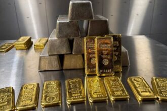 الذهب يتعافى بعد انخفاض أسبوعين مع صعود الفضة بقوة