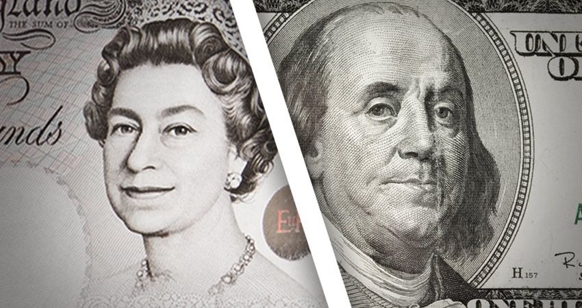 الجنيه الإسترليني يتراجع أمام الدولار ويرتفع قليلاً مقابل اليورو