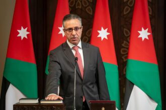 وزير الصناعة: “لن أسمح أن يصل سعر كيلو الدجاج دينار واحد فقط نزولا لأنني أعلم جيداً ماذا يمر به قطاع الدواجن”