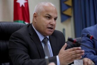 البكار: القرار السابق بإنهاء خدمات الموظفين أفقد القطاع العام الكثير من الكفاءات