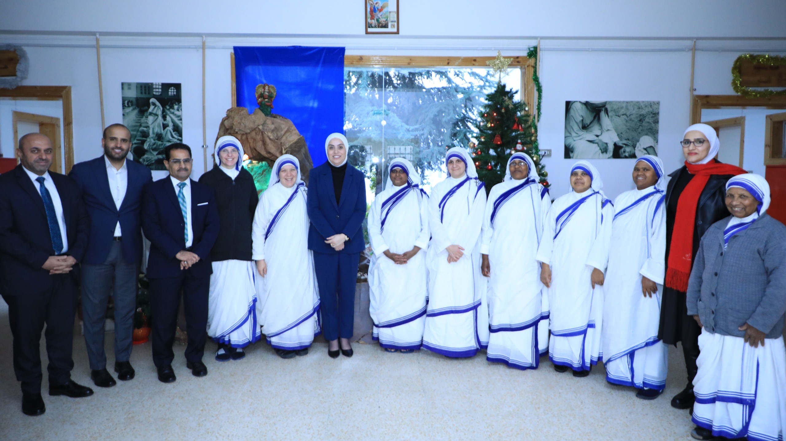 وزيرة التنمية الاجتماعية تزور دار سيدة السلام لكبار السن بمناسبة عيد الميلاد المجيد