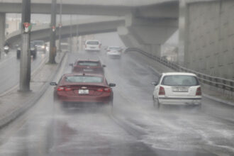منخفض جوي ماطر يؤثر على المملكة من السبت حتى الأربعاء وتحذيرات من سيول ورياح قوية