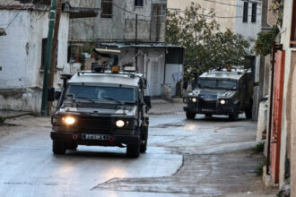 إصابة رضيعة فلسطينية بهجوم للمستوطنين في الخليل