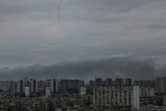 روسيا تعلن سيطرتها على بلدتين شرقي أوكرانيا عشية لقاء مرتقب بين زيلينسكي وترامب