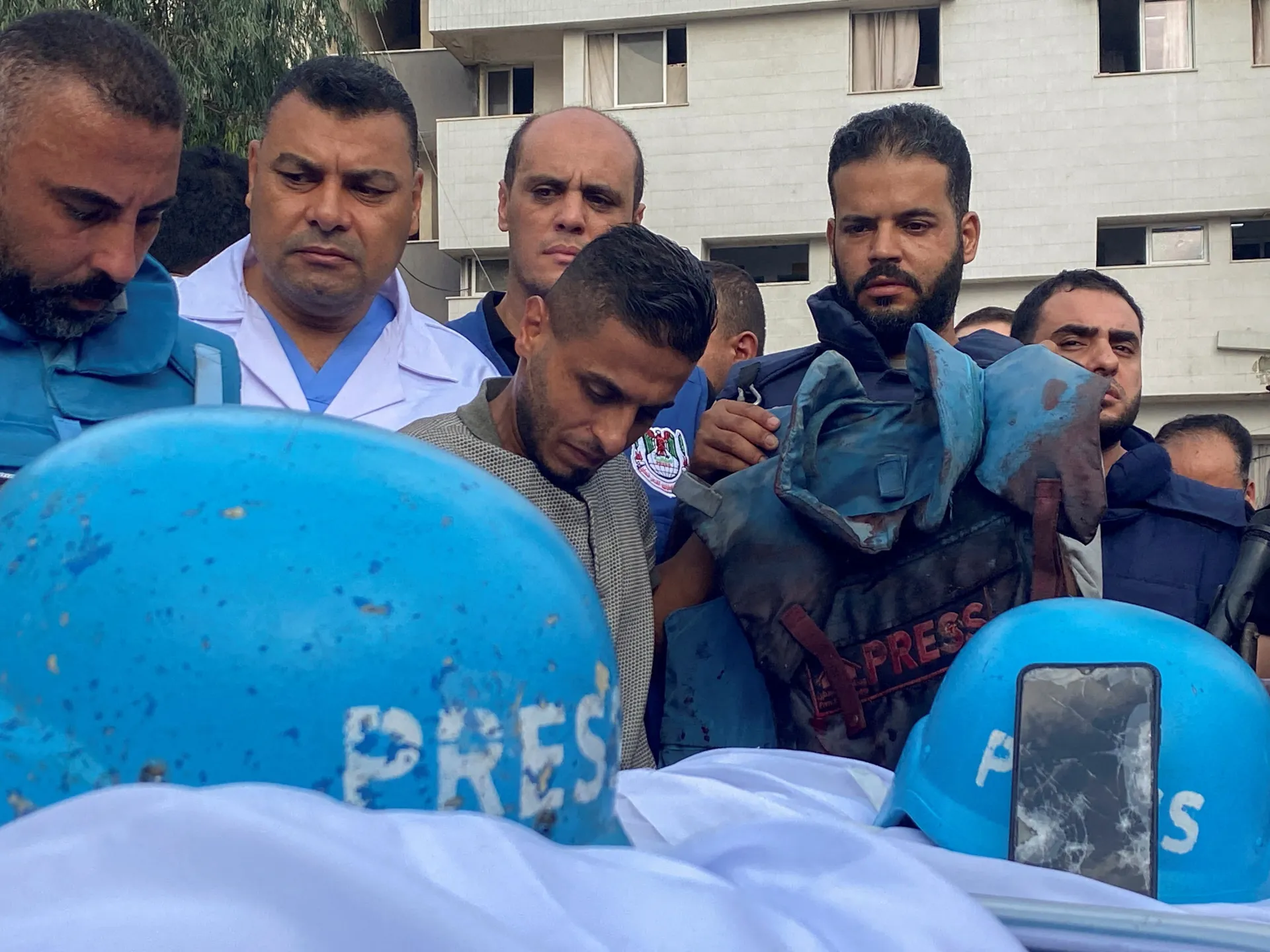 706 ضحايا من عائلات الصحفيين.. نقابة الصحفيين: الاحتلال يحوّل العمل الإعلامي إلى ثمن دموي