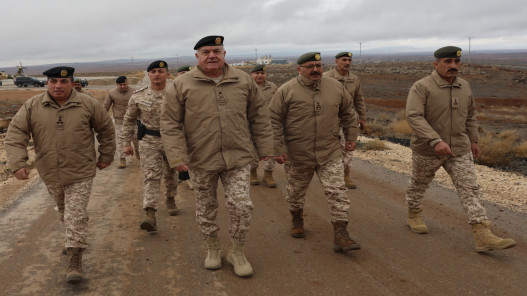 صورة حول : الحنيطي يتفقد وحدات عسكرية على الواجهة الشمالية ويشدد على الجاهزية والاستجابة السريعة الحنيطي يتفقد وحدات عسكرية على الواجهة الشمالية ويشدد على الجاهزية والاستجابة السريعة