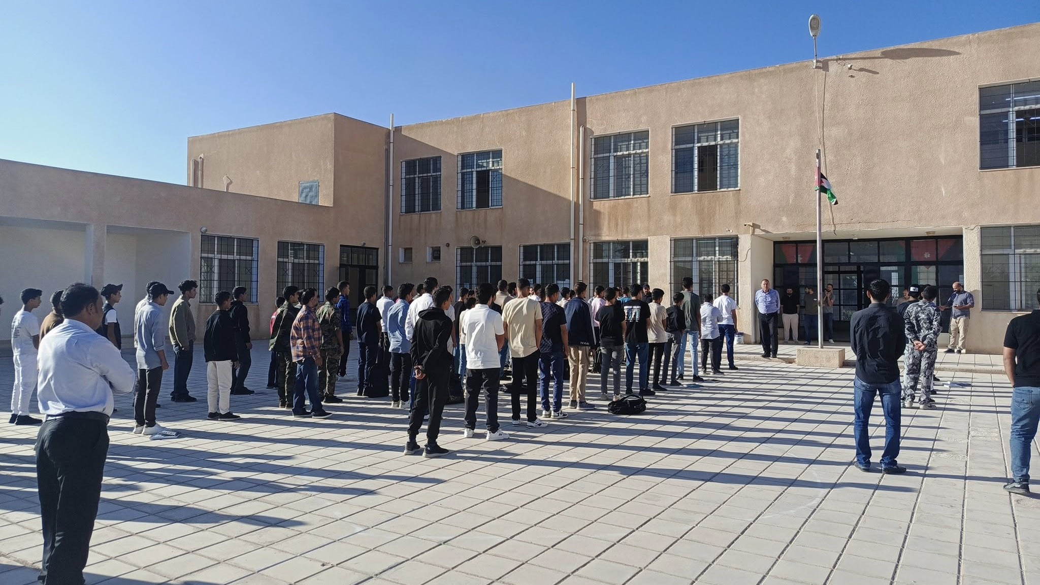 صورة حول : مشاريع جديدة وغرف صفية إضافية في مدارس البادية الشمالية لتحسين بيئة التعلم مشاريع جديدة وغرف صفية إضافية في مدارس البادية الشمالية لتحسين بيئة التعلم