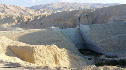 سد بن حماد بالكرك يوشك على الإفاضة وتحذيرات من السيول في جنوب المحافظة