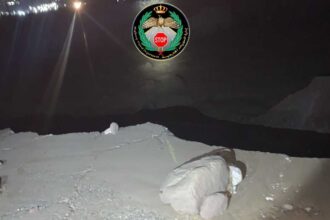 إغلاق كامل لطريق وادي عربة عند صرح الشهيد بسبب انهيار الطريق