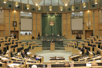 حسان يشكر الأعيان على ملاحظاتهم في الموازنة