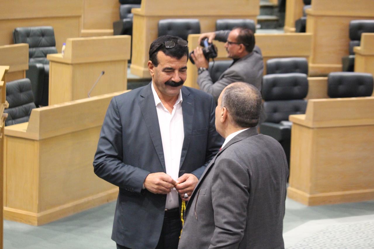 بالصور والفيديو… لقطات قبيل انطلاق جلسة النواب اليوم