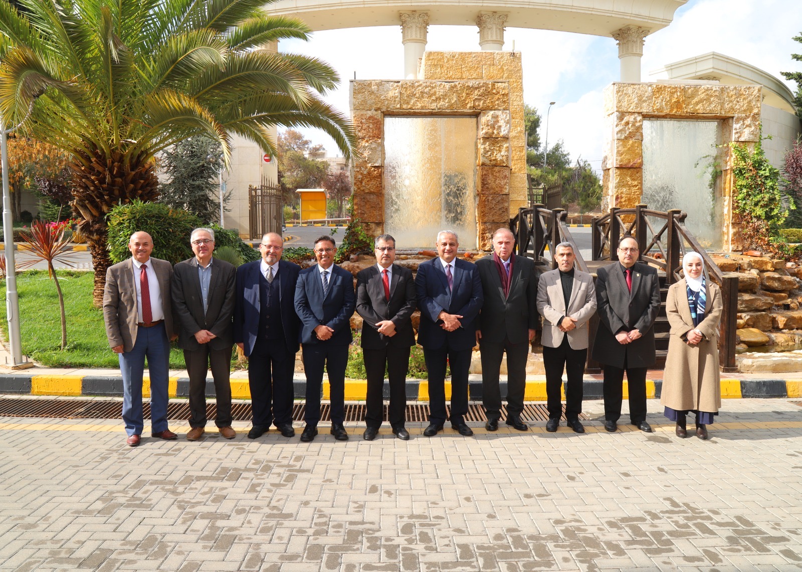 جامعة البترا وجامعة ولفرهامبتون توقعان مذكرة تفاهم لتعزيز التعاون الأكاديمي والبحثي