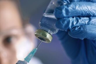 روسيا تبدأ التجارب السريرية للقاح "إنتروميكس"