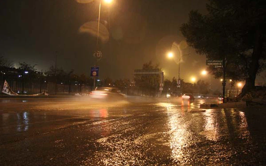 صورة حول : أمطار غزيرة وسيول متوقعة في مناطق مختلفة أمطار غزيرة وسيول متوقعة في مناطق مختلفة