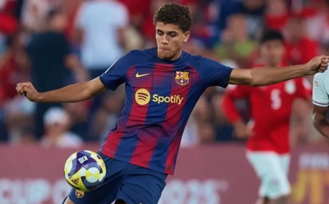 الأهلي يؤكد انتقال حمزة عبدالكريم إلى برشلونة