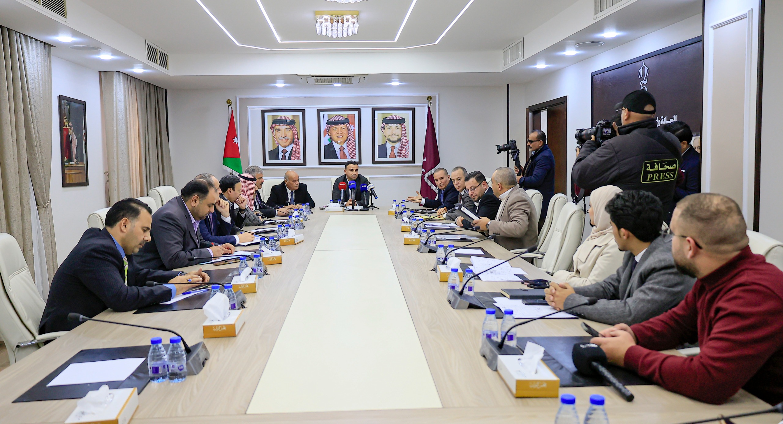 صورة حول : "الزراعة النيابية" تناقش آليات شراء وتوزيع الأعلاف وتؤكد ضرورة ضمان الشفافية في العطاءات "الزراعة النيابية" تناقش آليات شراء وتوزيع الأعلاف وتؤكد ضرورة ضمان الشفافية في العطاءات