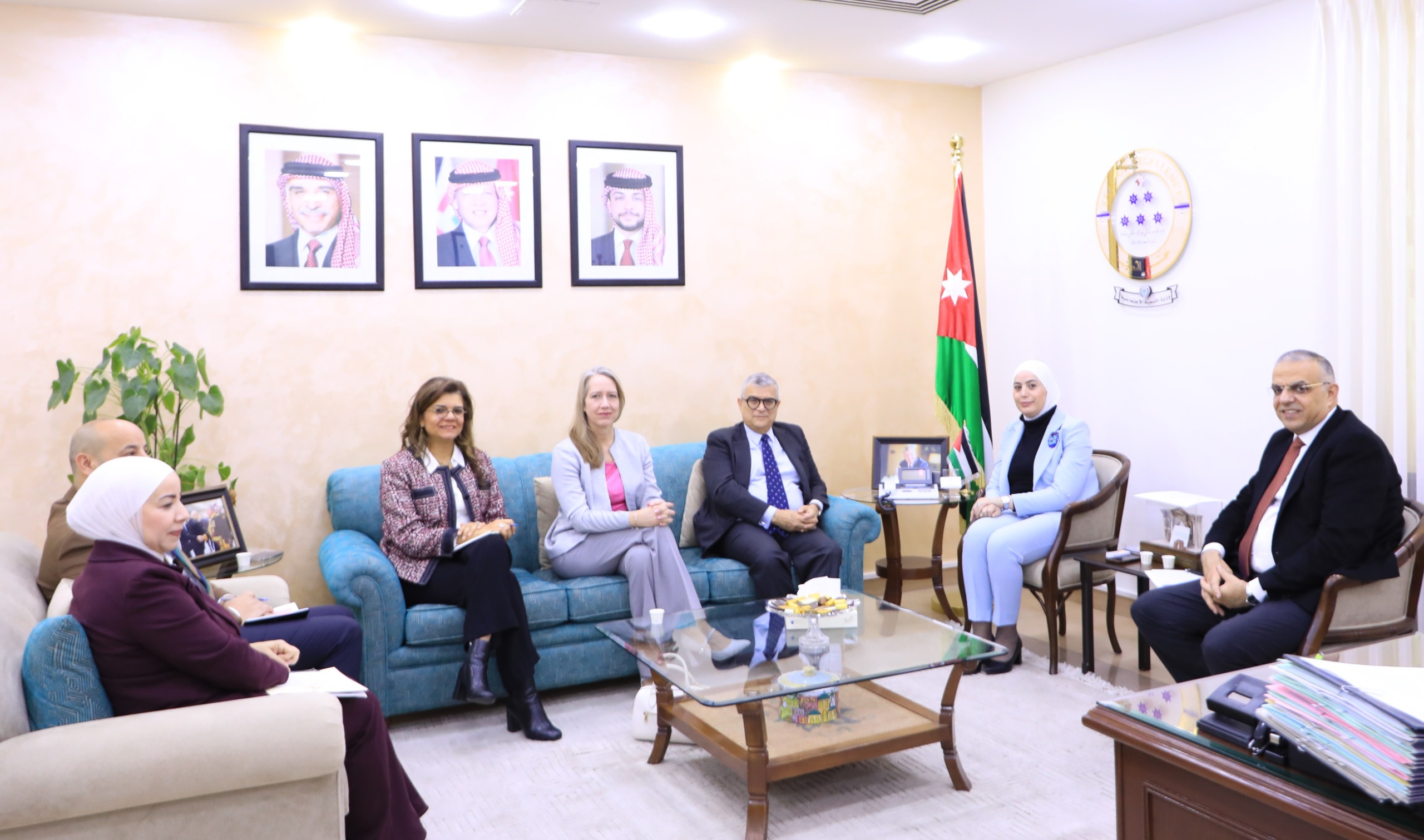 صورة حول : وزيرة التنمية الاجتماعية تبحث مع وكيل الأمين العام للإسكوا التعاون في مجال البرامج الاجتماعية وزيرة التنمية الاجتماعية تبحث مع وكيل الأمين العام للإسكوا التعاون في مجال البرامج الاجتماعية