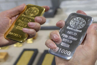 المواصفات تؤكد رقابتها على الفضة في الأسواق وتحدد العيارات القانونية