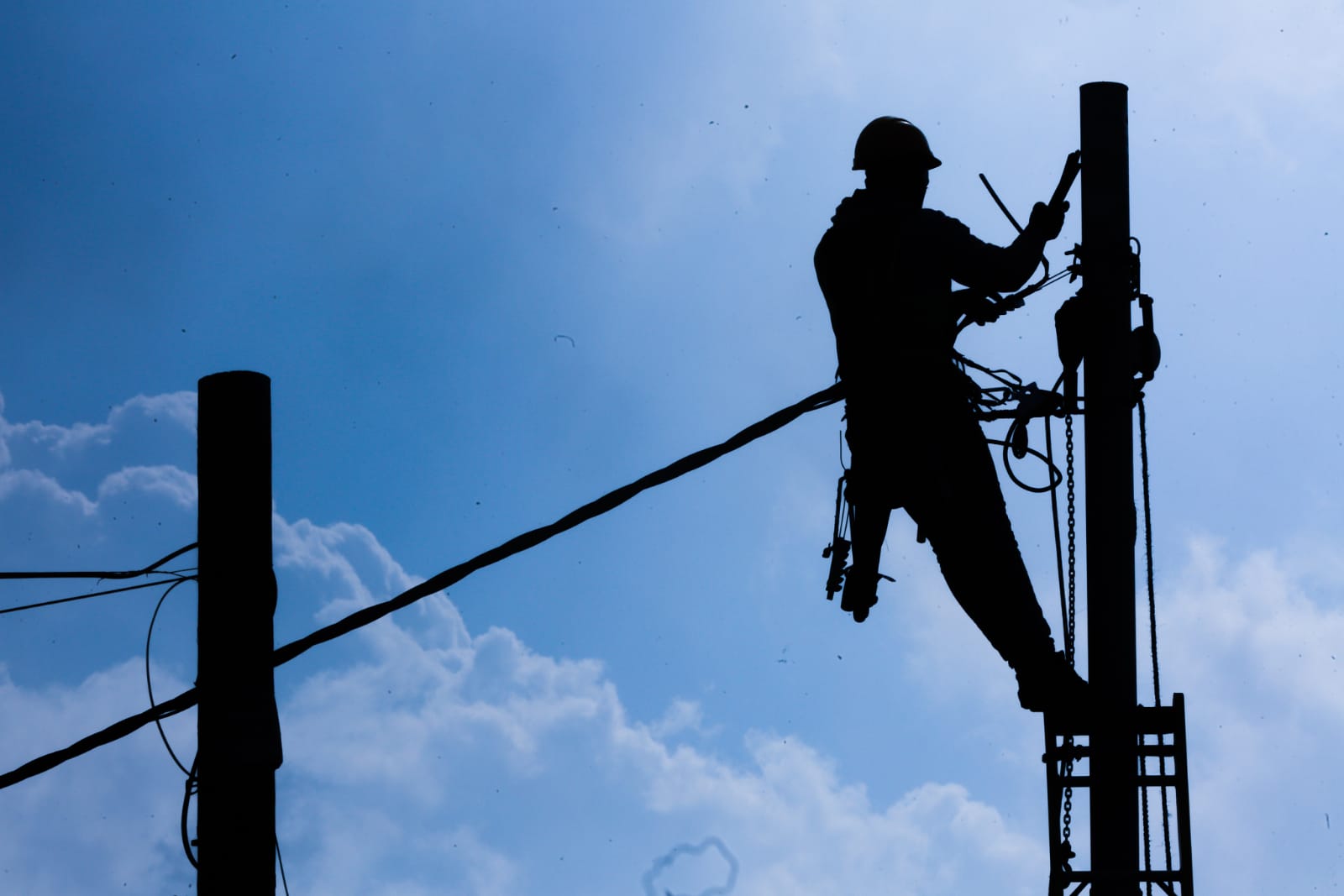 فصل كهربائي مبرمج عن مناطق في إربد ومصنع