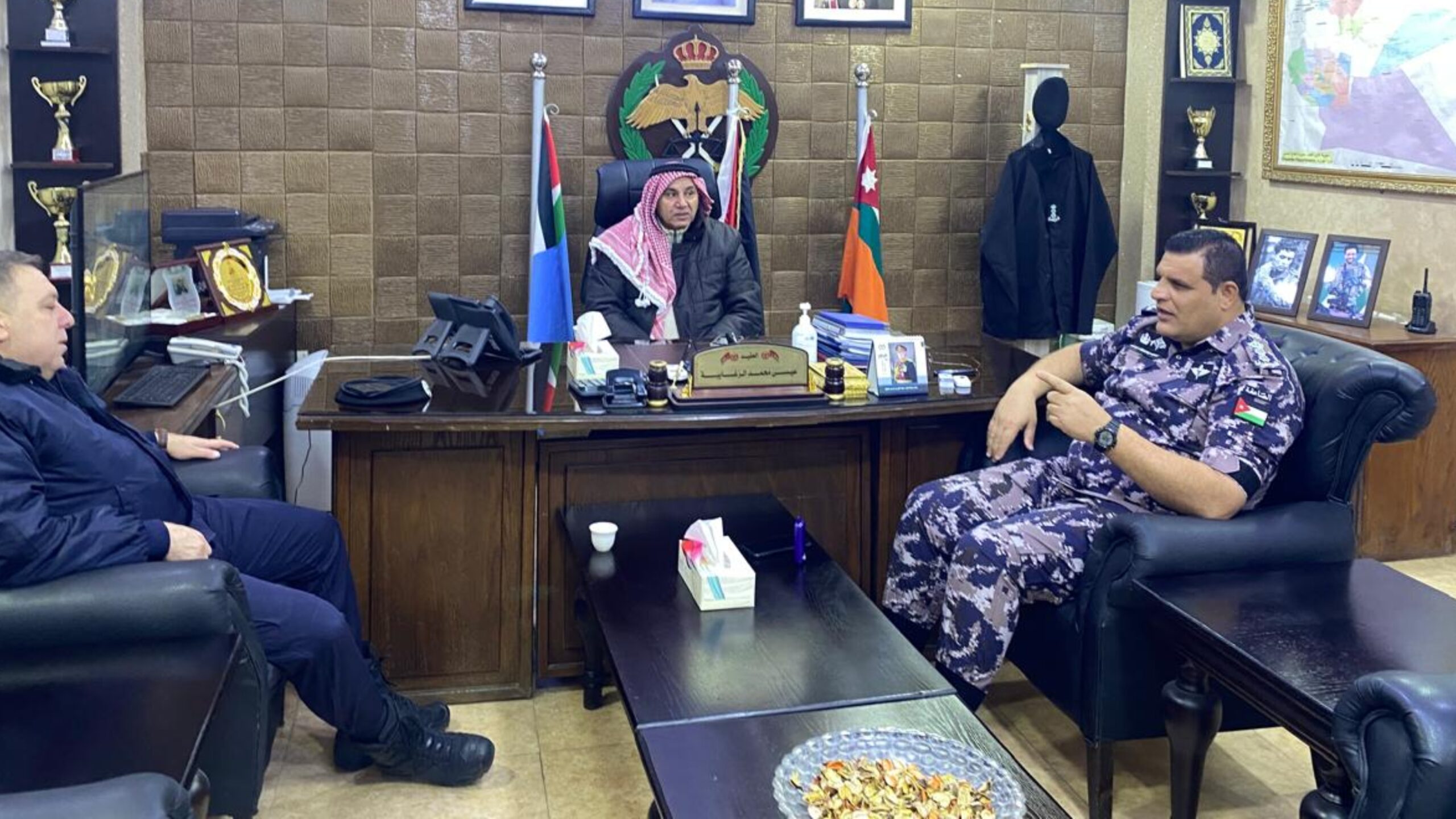 محافظ الزرقاء يشيد بالتنسيق الأمني لمواجهة المنخفض الجوي