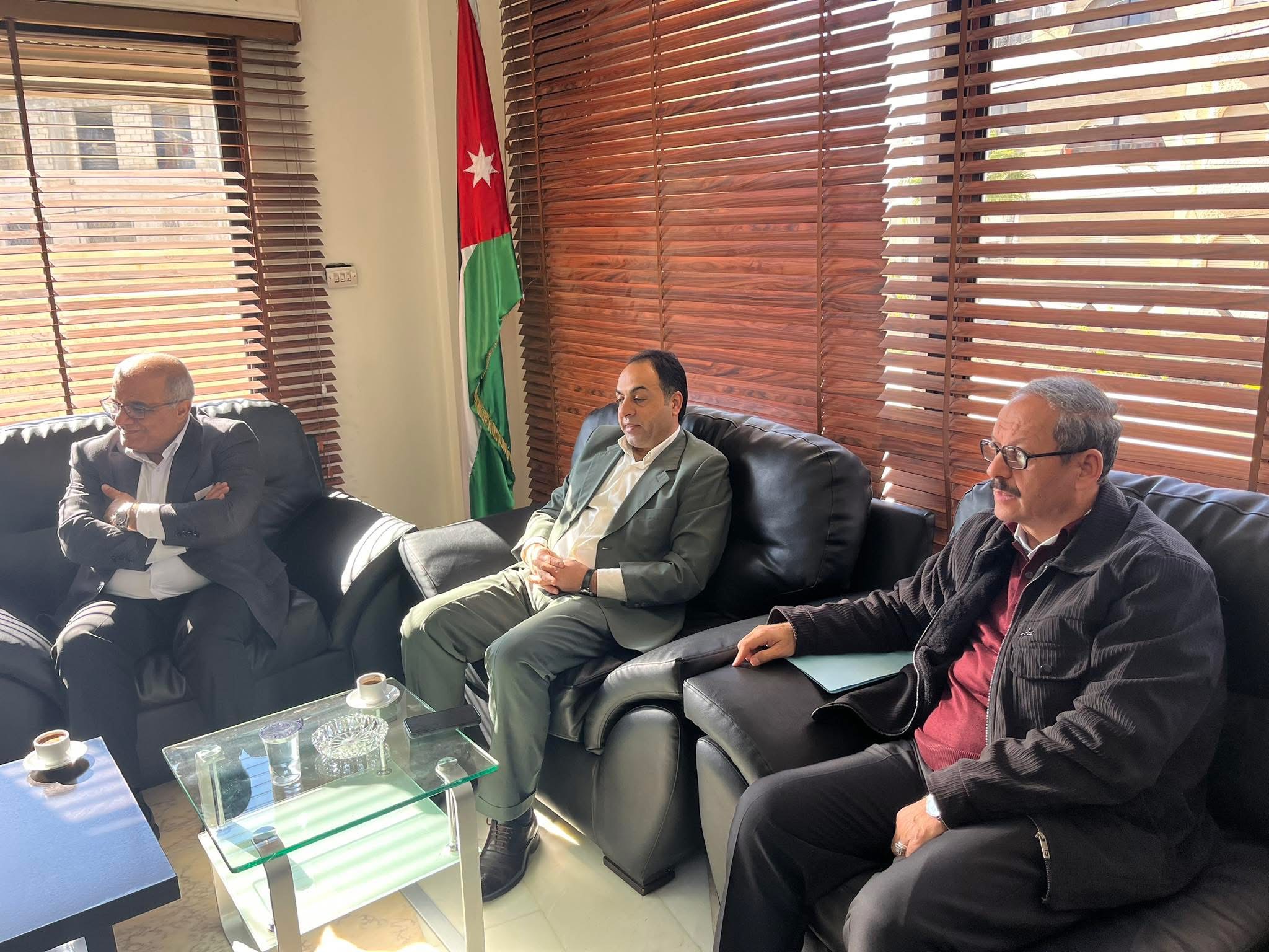 نقابة الصحفيين وجامعة العقبة للتكنولوجيا توقّعان اتفاقية تعاون وتدريب .. صور